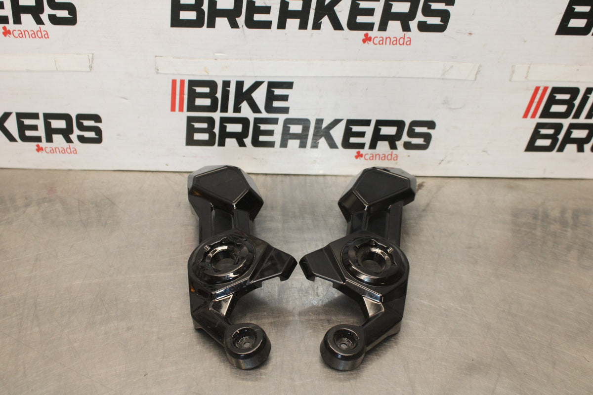 25 KAWASAKI Z900 RIGHT LEFT FRAME LOWER SIDE COVERS COWLS PANELS TRIM BB928