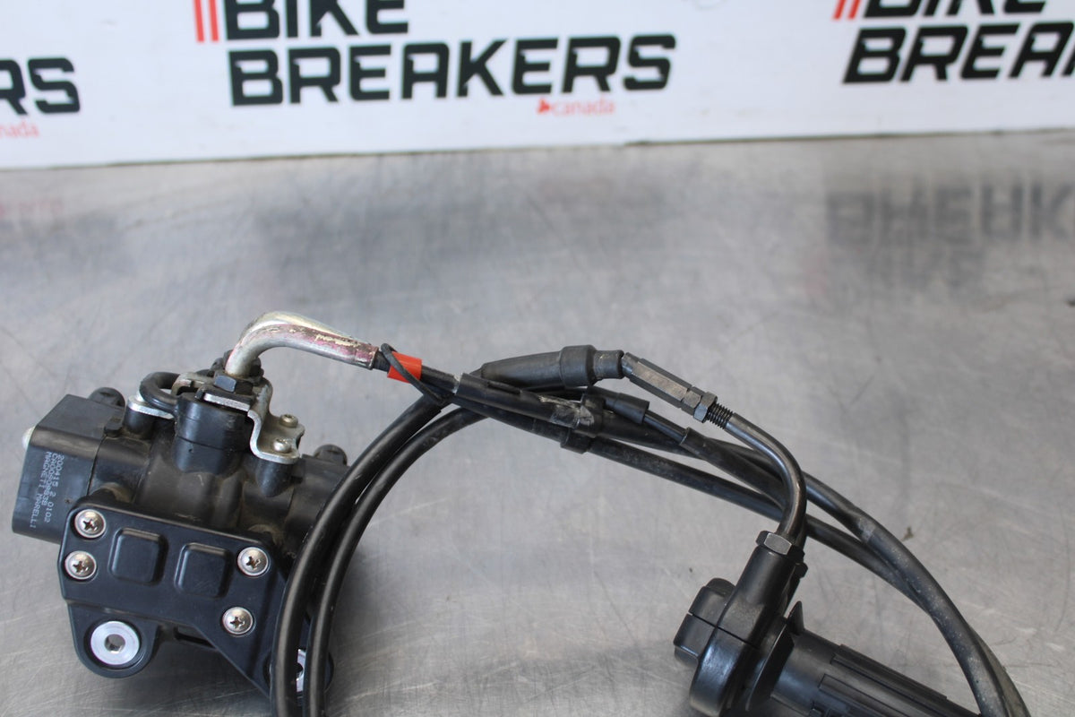 16 APRILIA TUONO V4 1100 RIGHT THROTTLE GRIP THROTTLE CABLES/ ACCELERATOR BB905