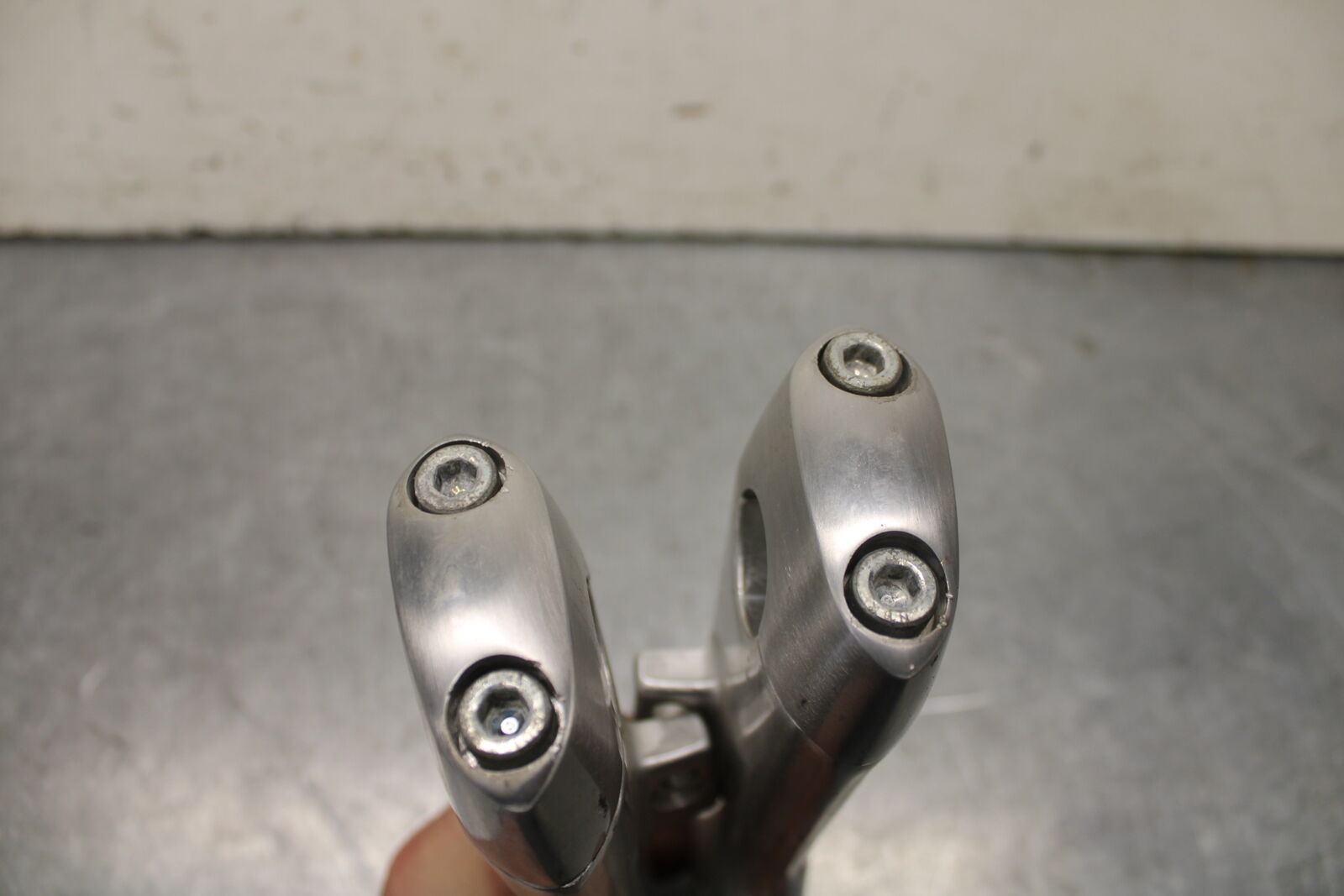 05-06 SUZUKI BOULEVARD M50 HANDLEBAR RISERS BB671