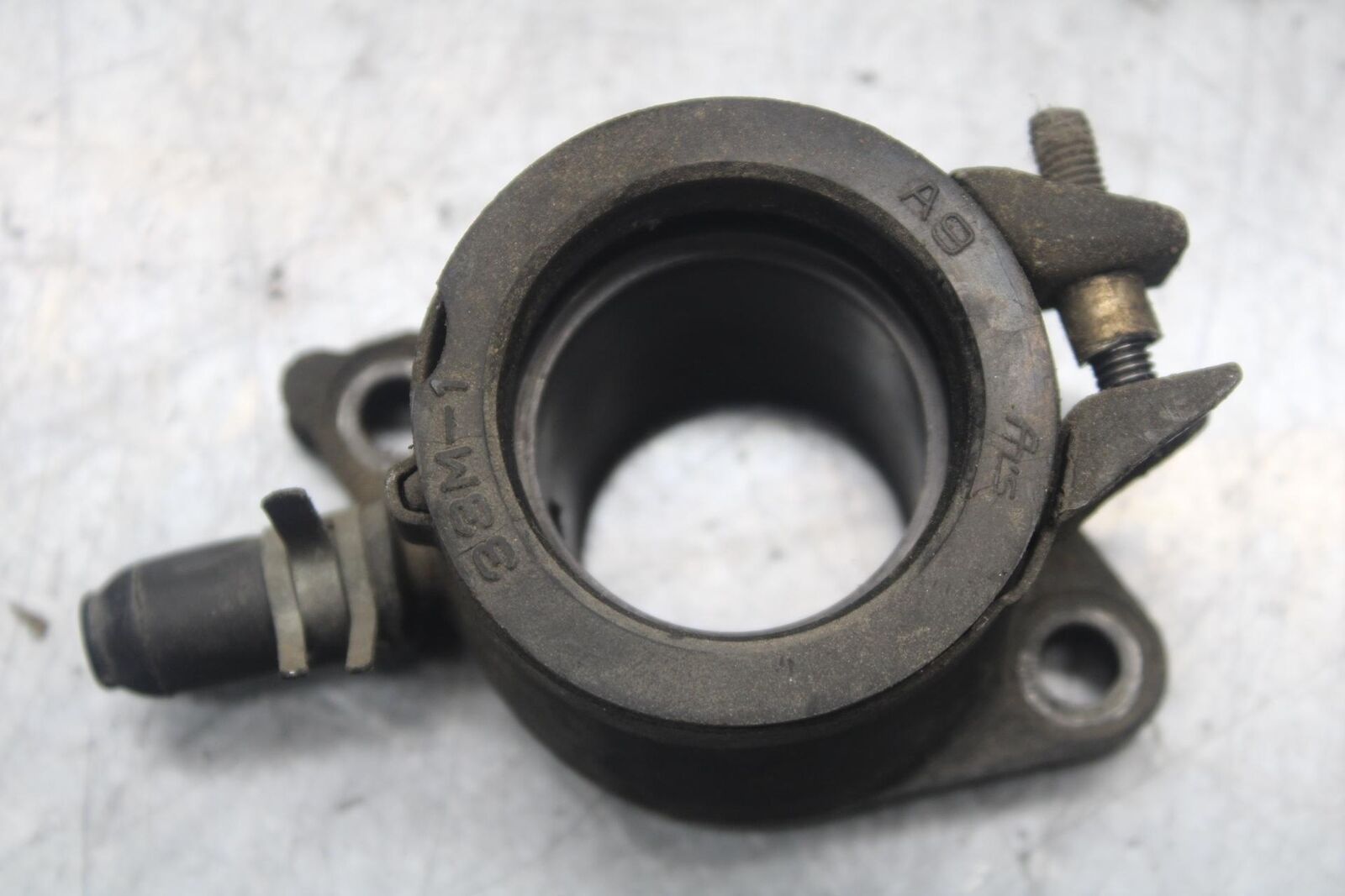 1988 Yamaha FZ600 AIRBOX INTAKE VELOCITY STACKS BB601