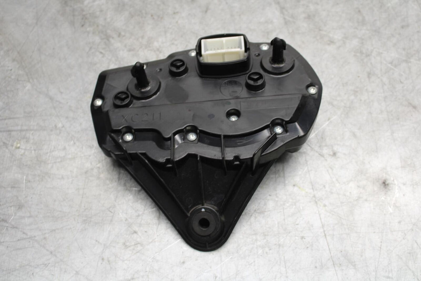 06-07 SUZUKI GSXR750 SPEEDO TACH GAUGES DISPLAY CLUSTER SPEEDOMETER BB543#B