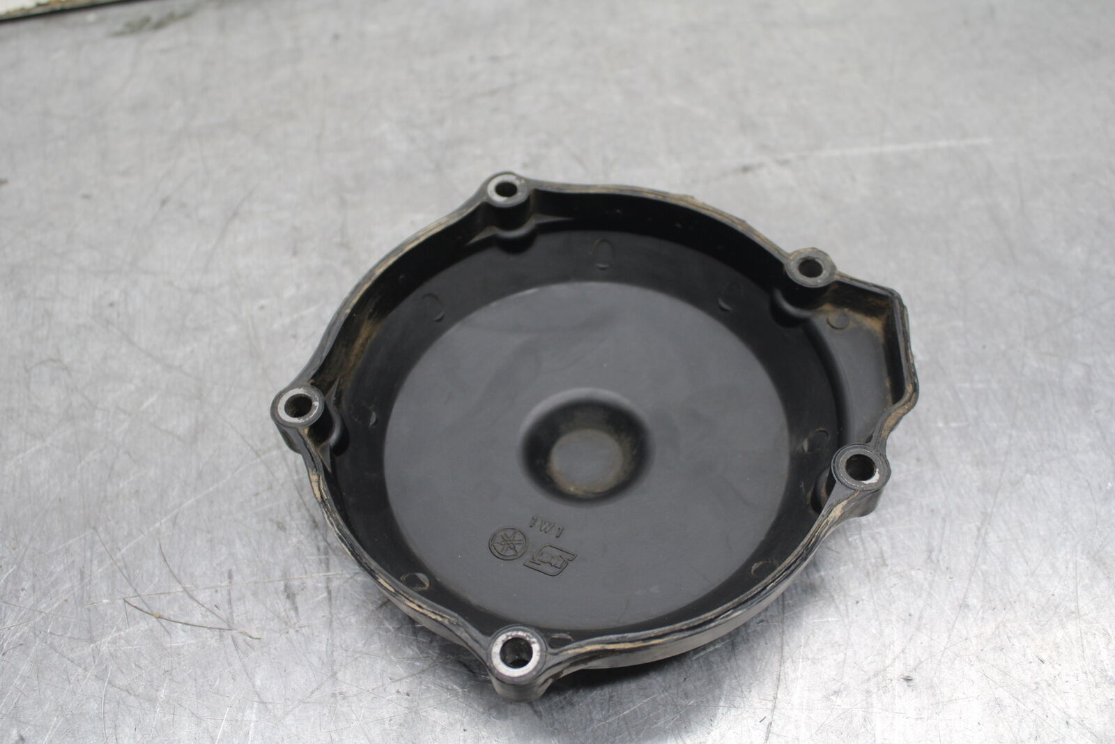 82-83 YAMAHA IT175 ENGINE MOTOR STATOR GENERATOR MAGNETO COVER BB108