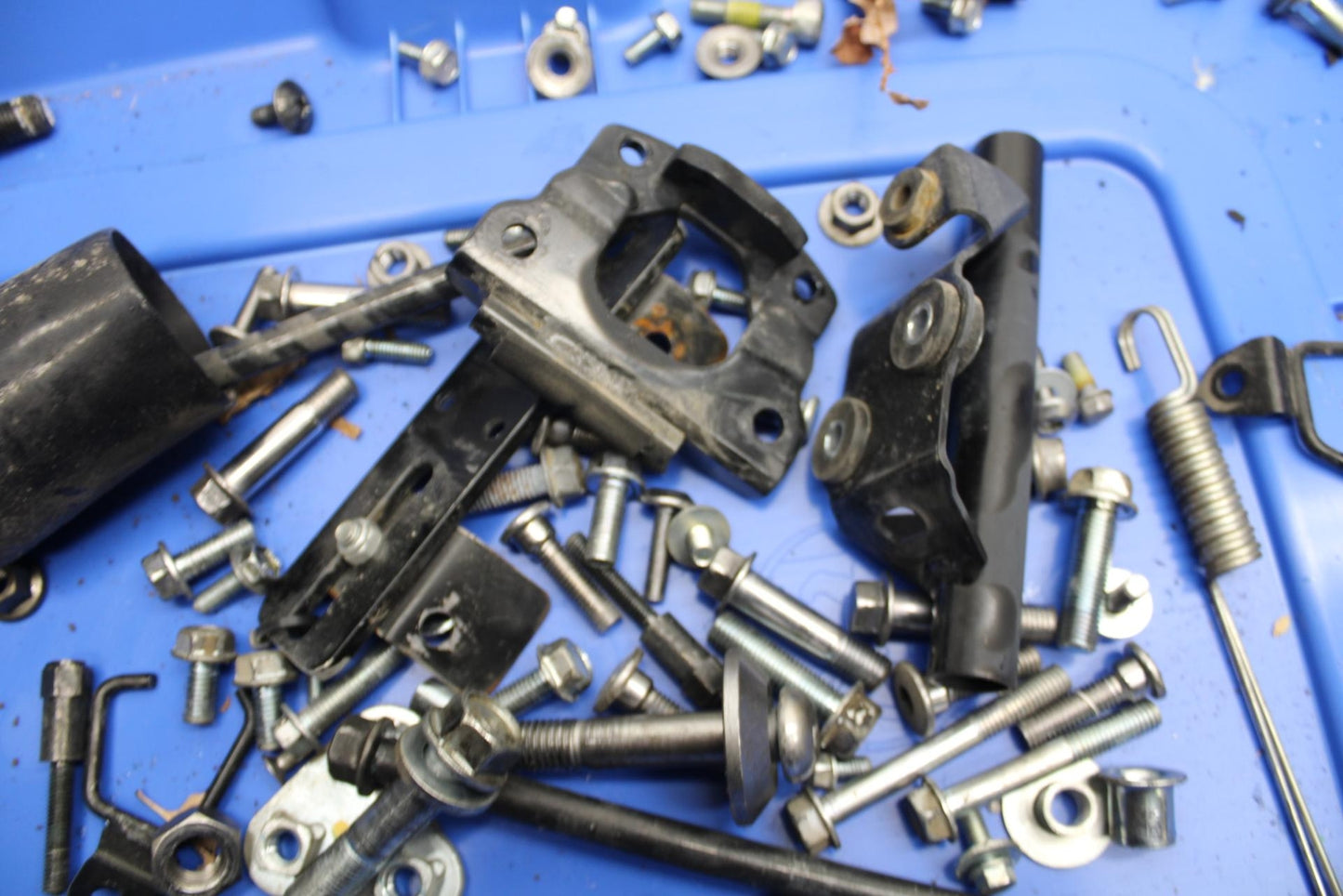 15-17 KAWASAKI EX 650 NINJA  ABS LEFTOVER MOUNTING BOLTS HARDWARE MOTOR BB494