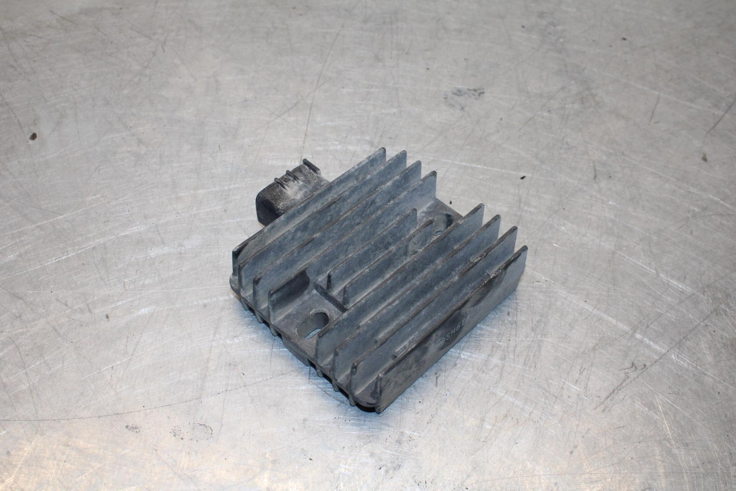 07 YAMAHA YZF R6 2c0 RECTIFIER VOLTAGE REGULATOR BB423