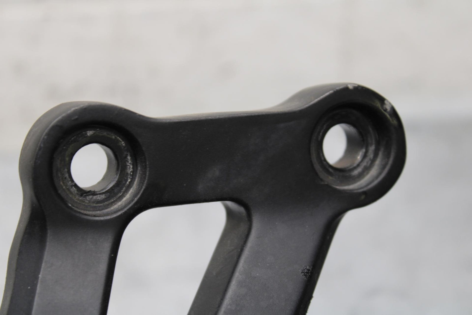 2000 Kawasaki Ninja ZX12R ZX1200A LEFT REAR BACK PASSENGER PEG 35063-1064