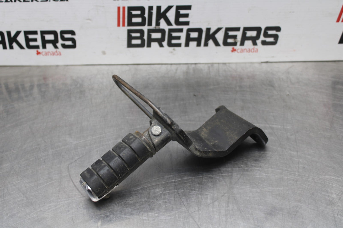 09 HONDA SHADOW 750 VT750 C2 RIGHT FRONT FOOT REST PEG STEP BB809