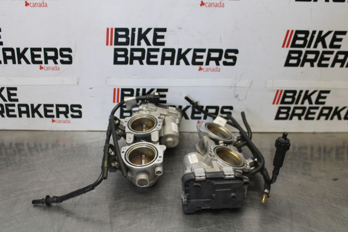 16 APRILIA TUONO V4 1100 MAIN FUEL INJECTORS / THROTTLE BODIES BB905