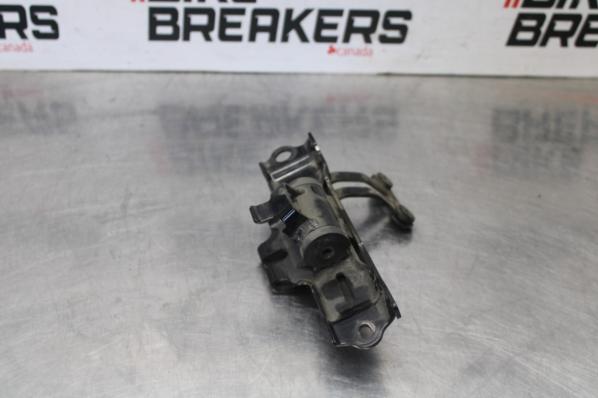 04-05 KAWASAKI NINJA ZX10R GAS TANK FUEL CELL RESERVOIR BRACKET MOUNT BB931