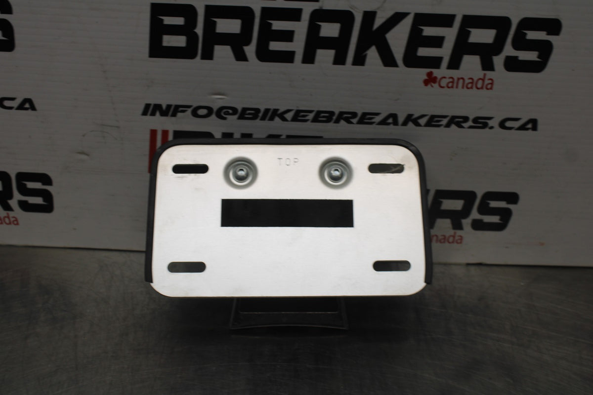 05-09 SUZUKI BOULEVARD C90 LICENSE PLATE BRACKET BB791