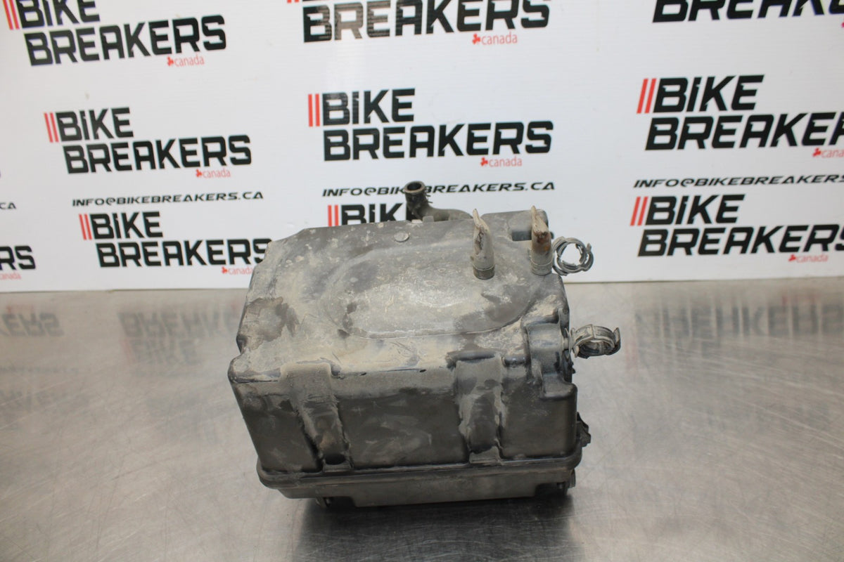 05 TRIUMPH ROCKET III AIRBOX AIR INTAKE FILTER BOX BB186
