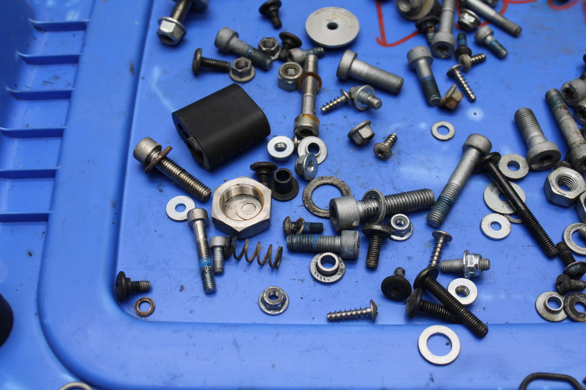 19 MOTO GUZZI V7 III BOLTS HARDWARE MOTOR SCREWS BB831