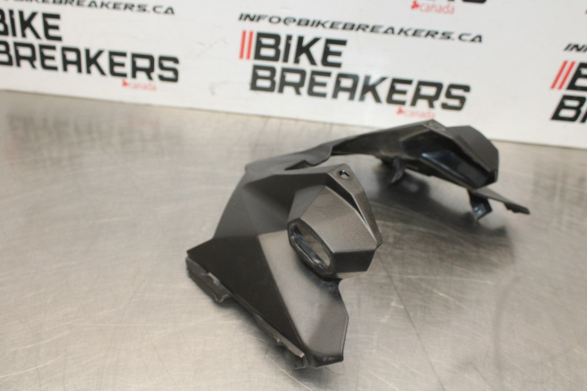18-26 KAWASAKI Z400 FRONT CENTER COWL FAIRING BB852