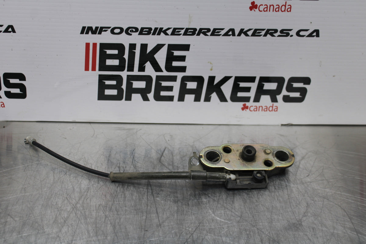 03 SUZUKI SV650S REAR PASSENGER SEAT LATCH LOCK ASSEMBLY BB167