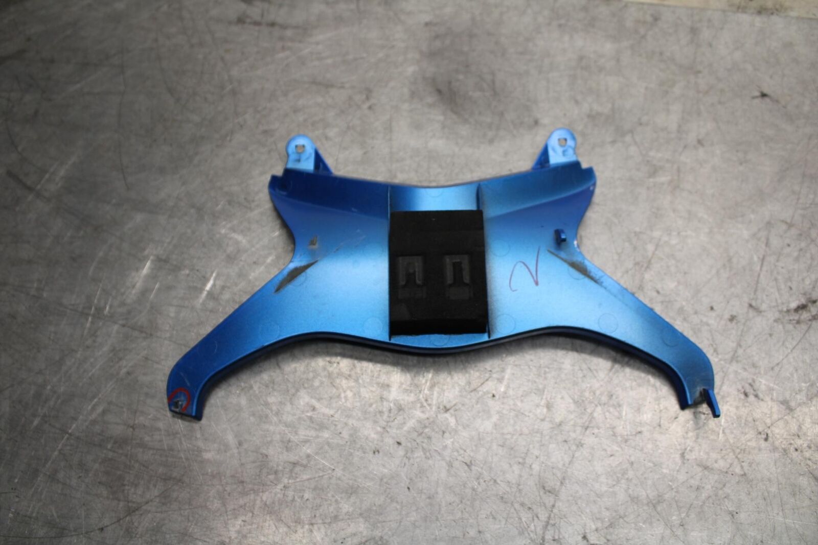 2009 Kawasaki Ninja ZX6R ZX600R CENTER REAR BACK TAIL FAIRING COWL BB548