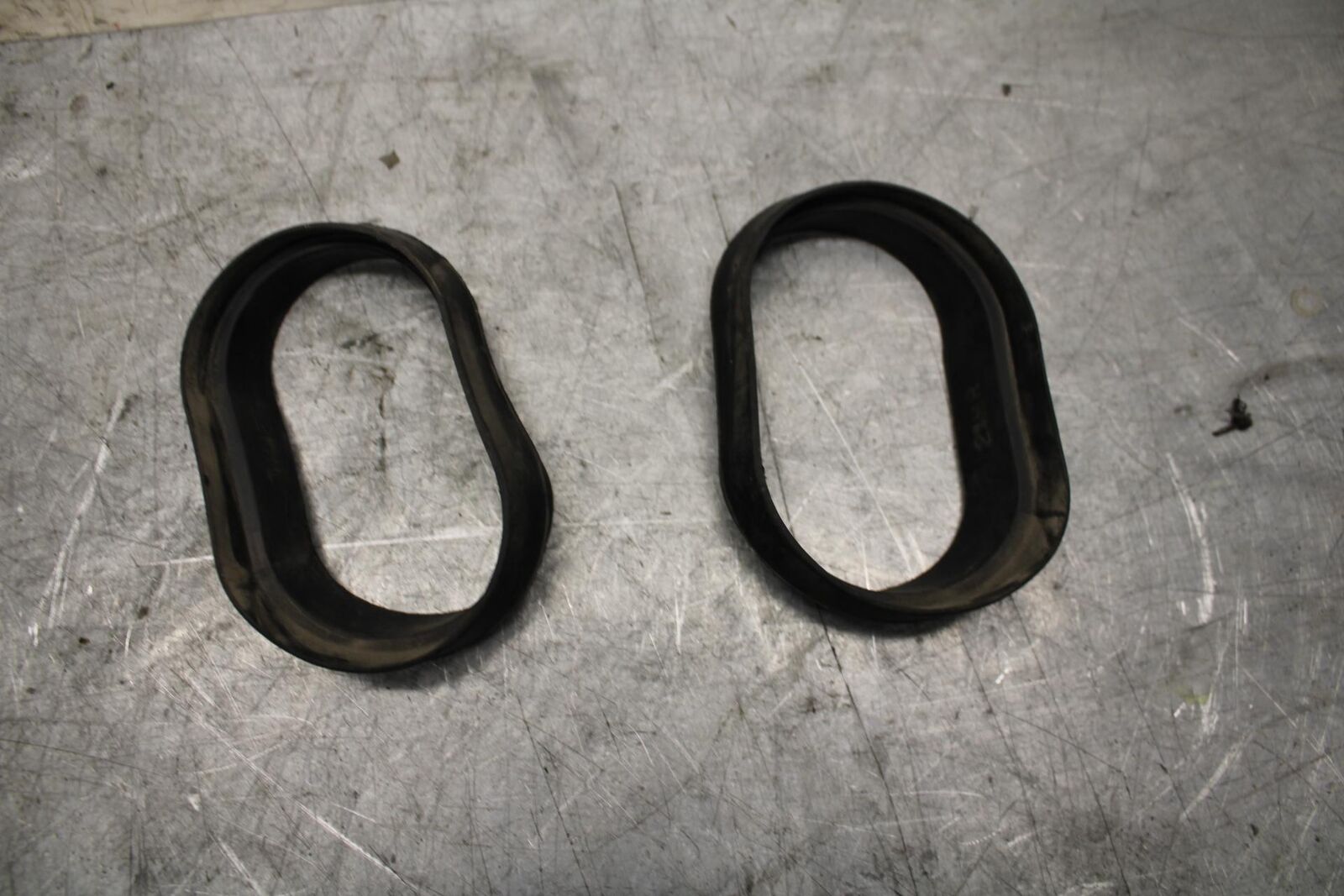 2007 Suzuki GSXR1000 RIGHT LEFT AIR INTAKE DUCT SEALS RUBBER BB44