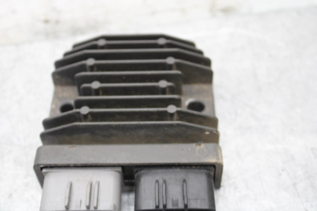 2015 Yamaha FZ09 RECTIFIER VOLTAGE REGULATOR 1D7-81960-01-00 BB54