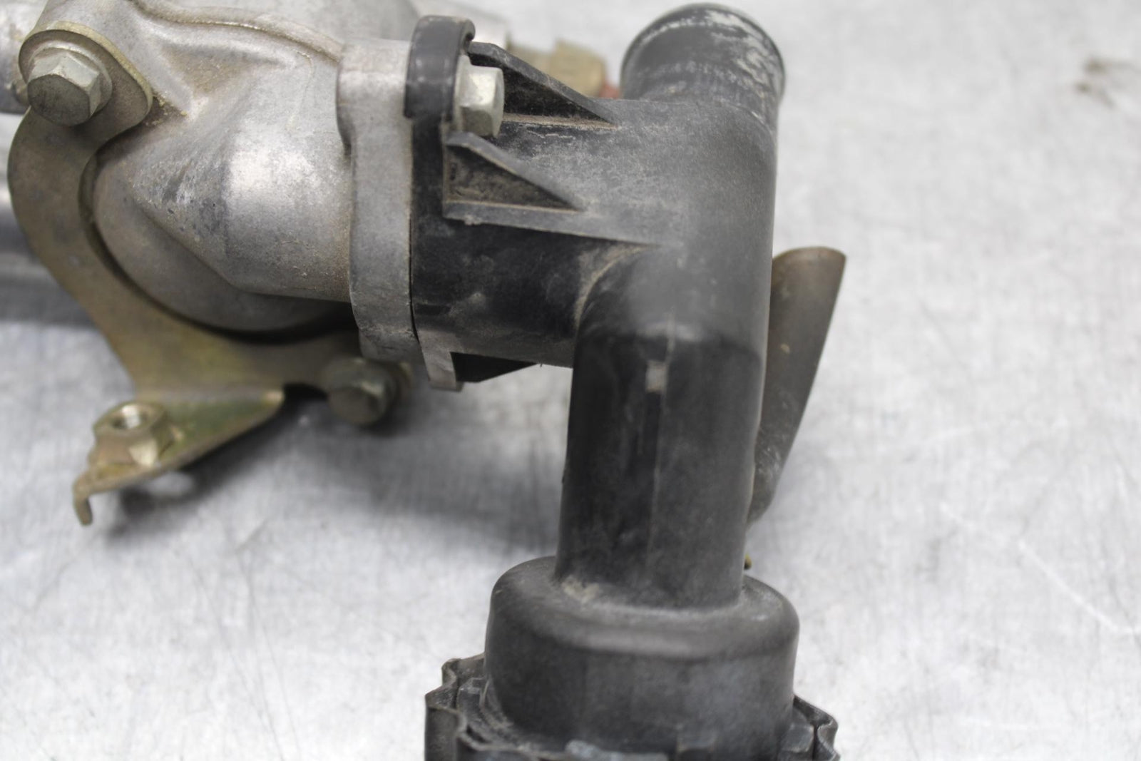 01-02 HONDA SHADOW SPIRIT 750 THERMOSTAT HOUSING BB632