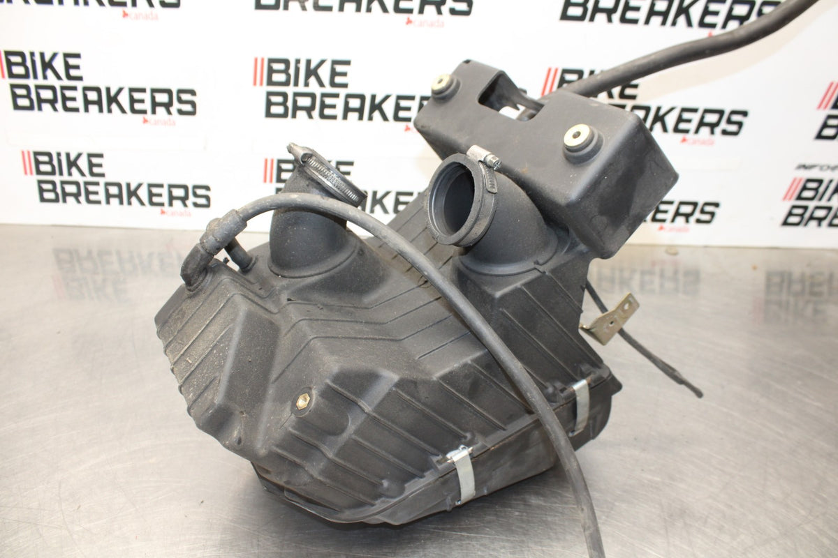 05 DUCATI SUPERSPORT 800 AIRBOX AIR INTAKE FILTER BOX BB913