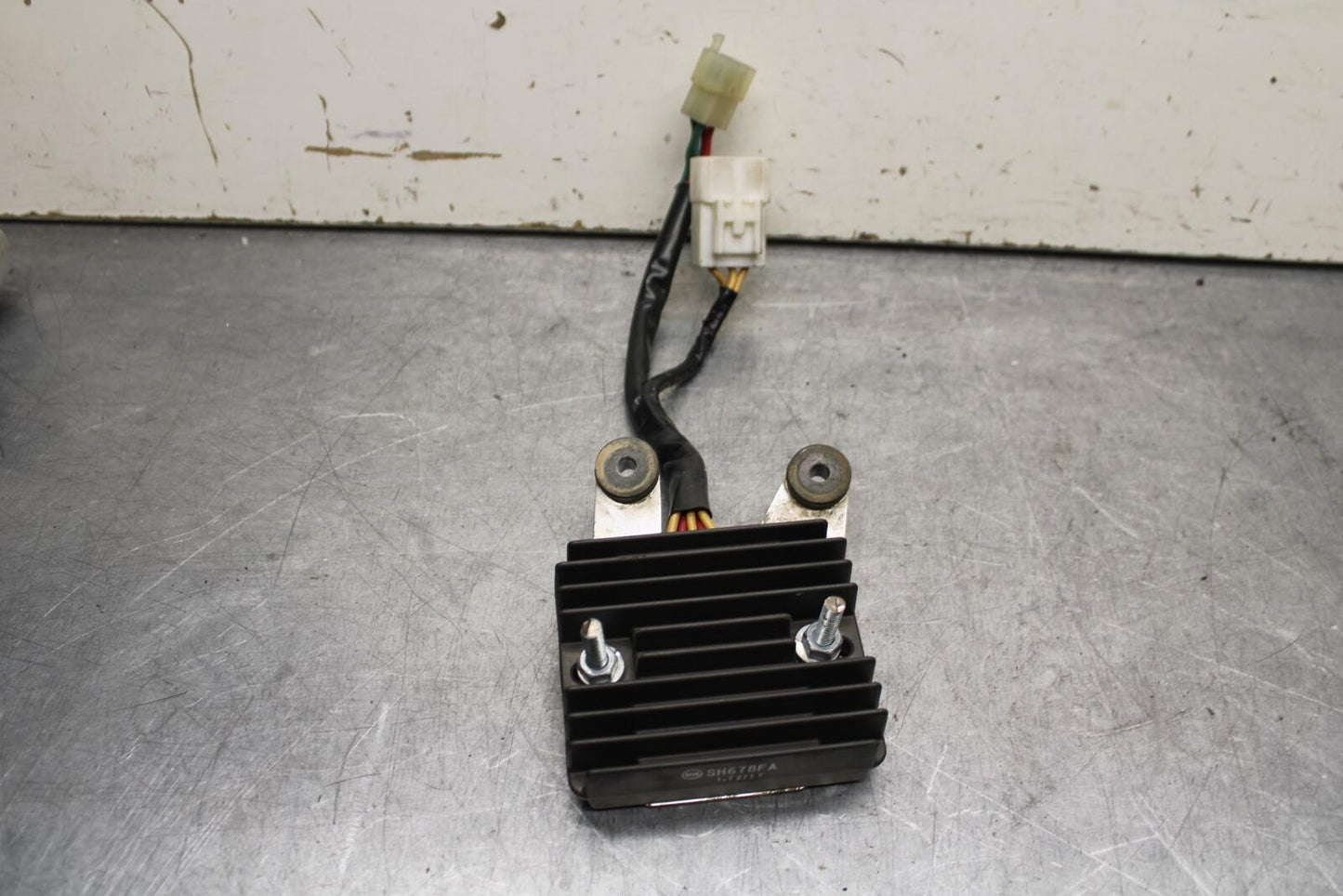 03-04 HONDA CBR600RR RECTIFIER VOLTAGE REGULATOR 31600-MEE-872 BB628