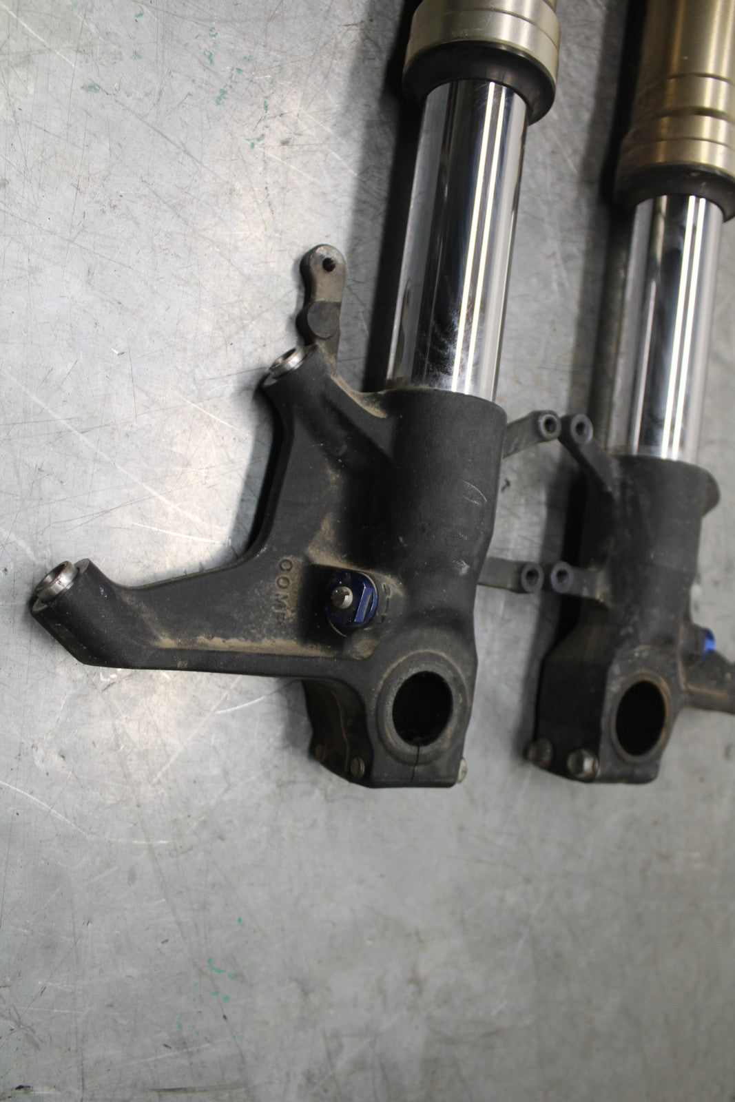 08-10 SUZUKI GSXR 600 FRONT FORKS SHOCK SUSPENSION SET PAIR  BB721