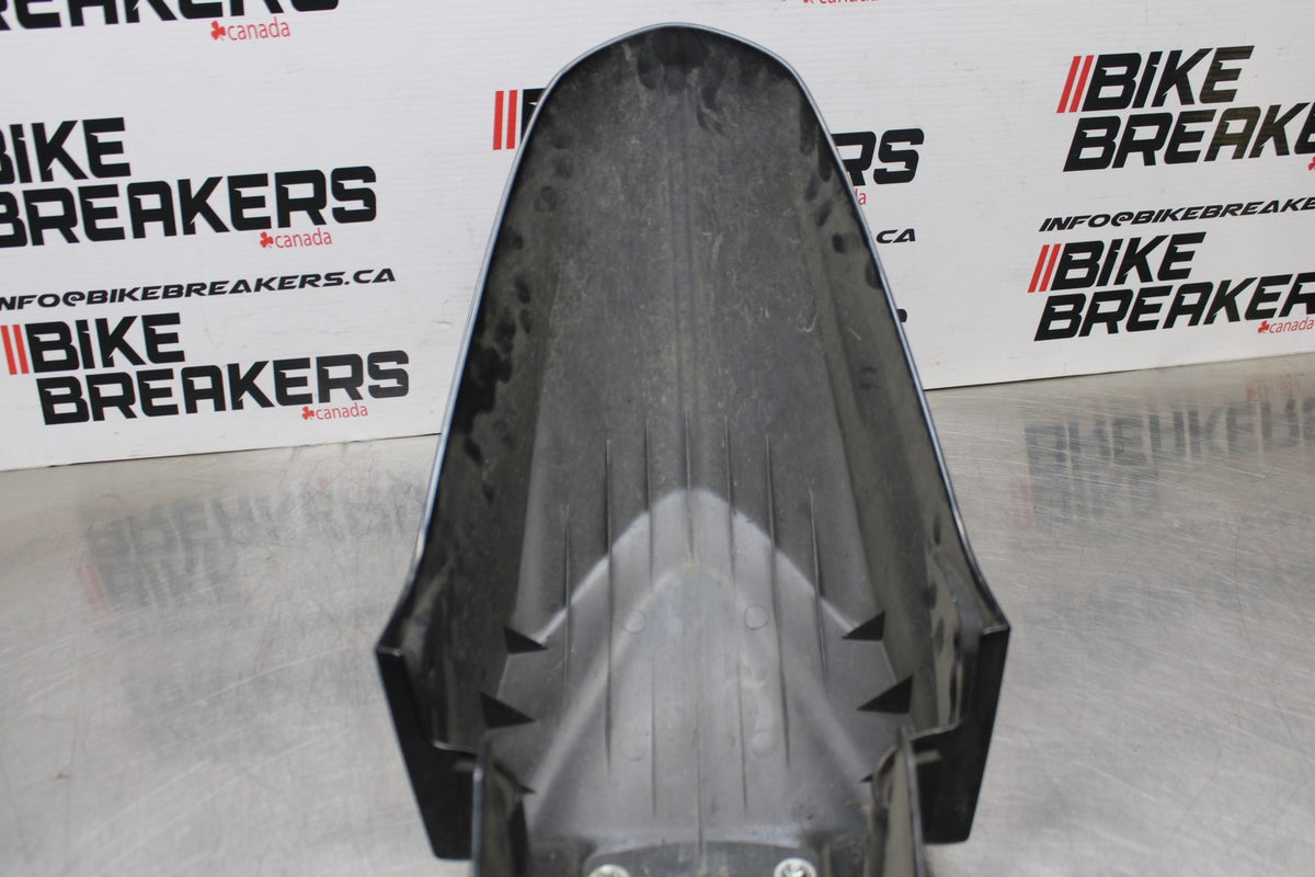 15 SUZUKI GW250F FRONT WHEEL FENDER COWL FAIRING BB789
