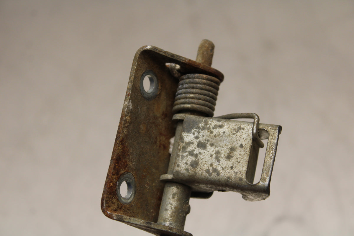 82 HONDA CT70 TRAIL SEAT LATCH  BB138