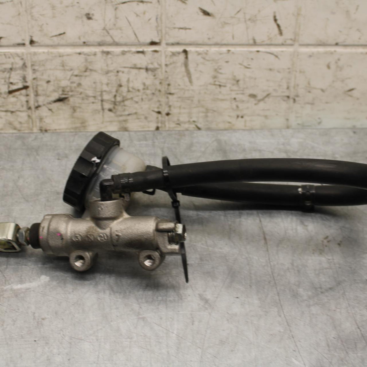2014 Kawasaki Ninja 650 EX650E REAR BACK BRAKE MASTER CYLINDER W RESERVOIR BB569