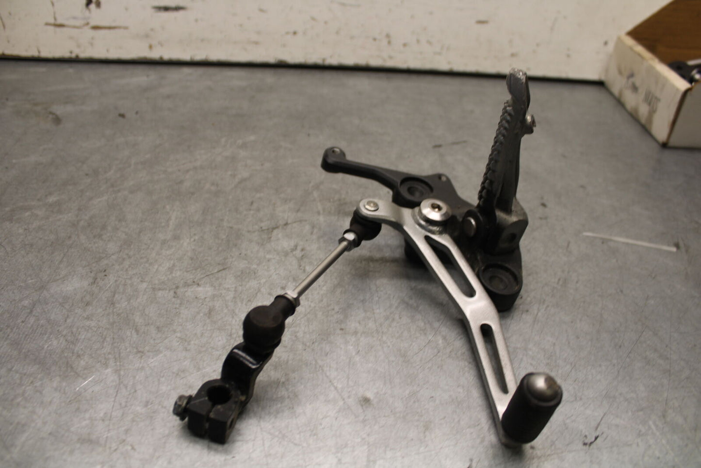 18-23 KAWASAKI NINJA 400 LEFT REARSET REAR SET FOOT PEG W SHIFTER  BB660
