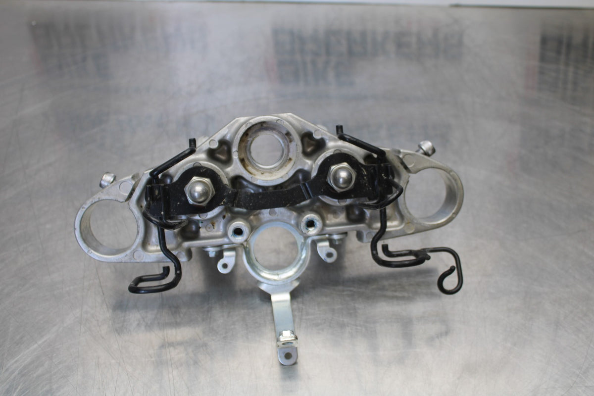09 YAMAHA V STAR 950 FORKS UPPER TRIPLE TREE CLAMP BB172