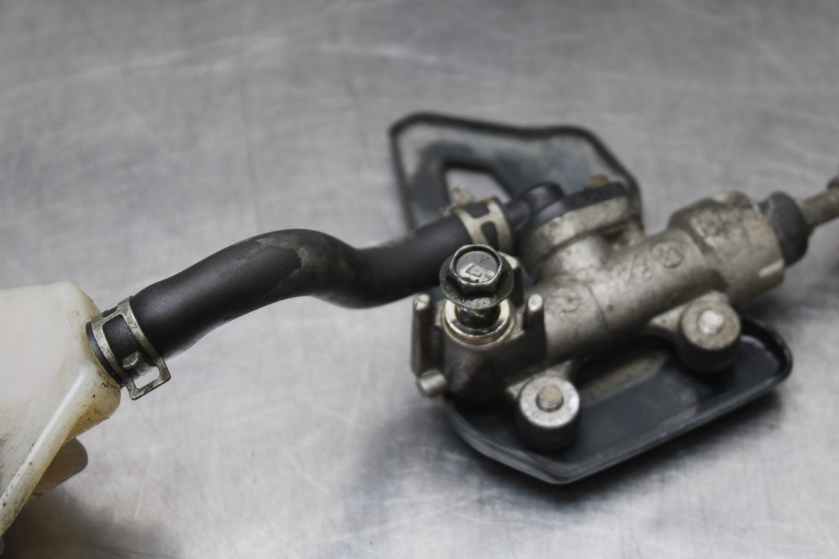 00 SUZUKI GSXR750 REAR BACK BRAKE MASTER CYLINDER W RESERVOIR BB820