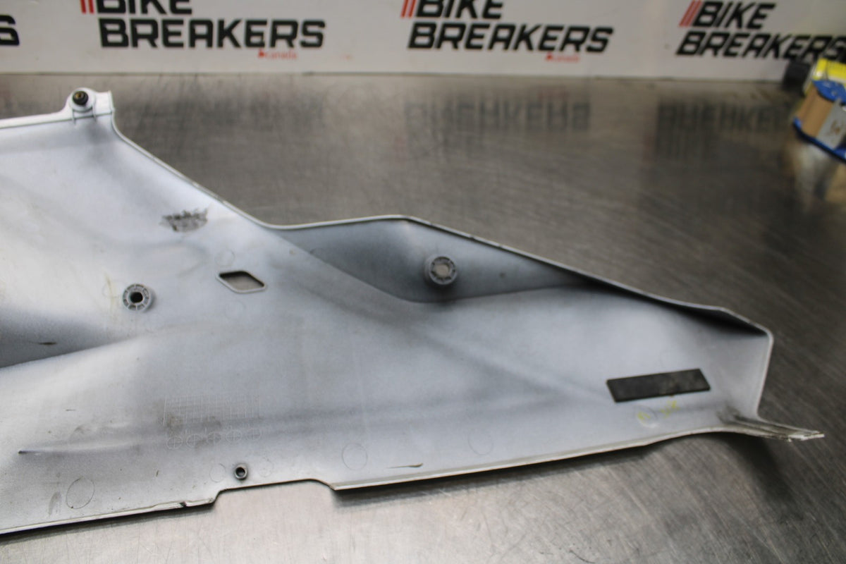 13-24 HONDA CBR600RR RIGHT LOWER BOTTOM BELLY SIDE FAIRING COWL  BB772