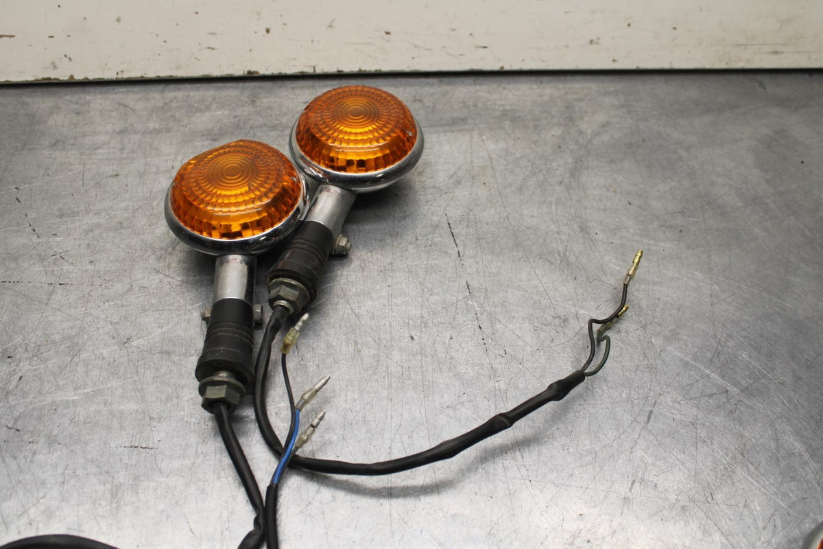 1998 Yamaha Vmax 1200 VMX1200 REAR LEFT RIGHT TURN SIGNALS LIGHT  BB620