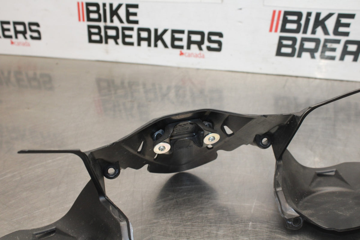 16 DUCATI 959 PANIGALE FRONT CENTER COWL FAIRING BB912