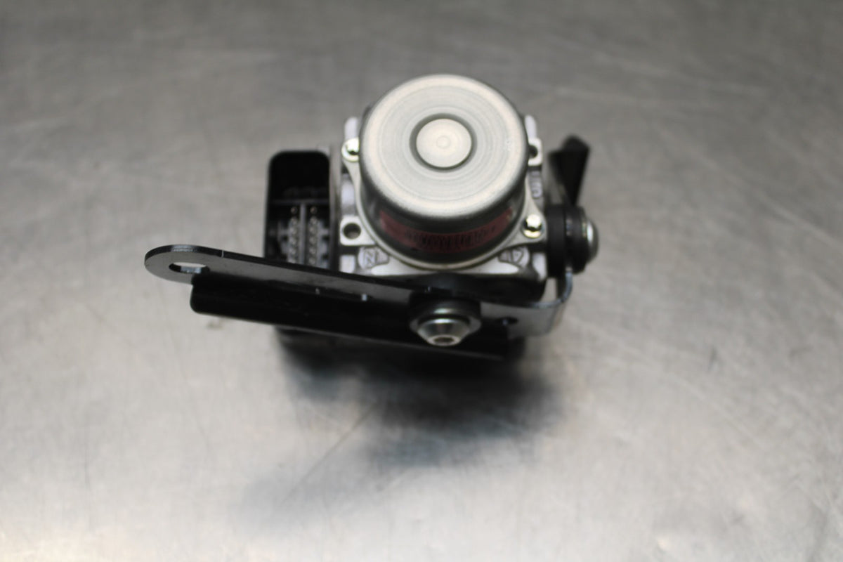 23-24 KAWASAKI ZX4R ZX 4RR ZX4 RR ABS PUMP UNIT MODULE BB827