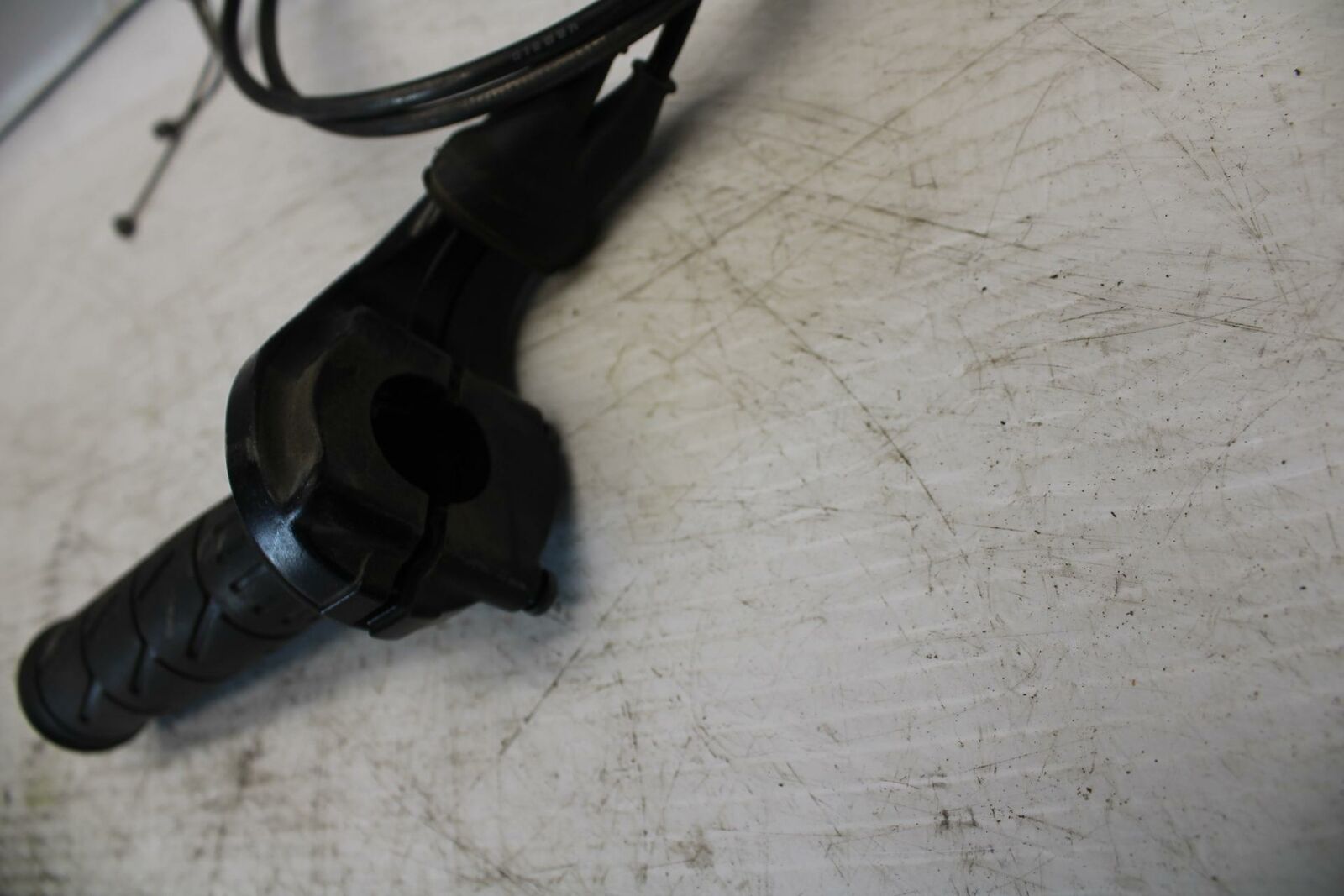 07-08 KAWASAKI NINJA ZX6R THROTTLE CABLE LINE HOUSING GUIDE BB274