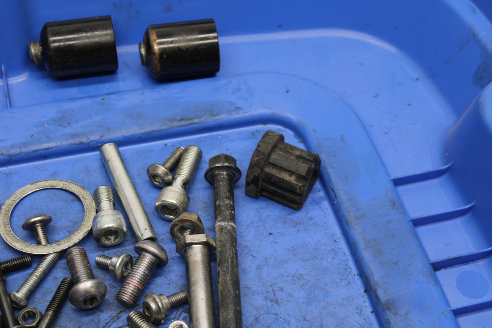 13-17 KAWASAKI NINJA ZX6R ZX636E MOUNTING BOLTS HARDWARE MOTOR SCREWS BB735