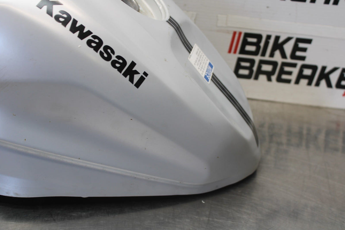 23-26 KAWASAKI NINJA ZX4RR GAS TANK FUEL CELL PETROL RESERVOIR BB898