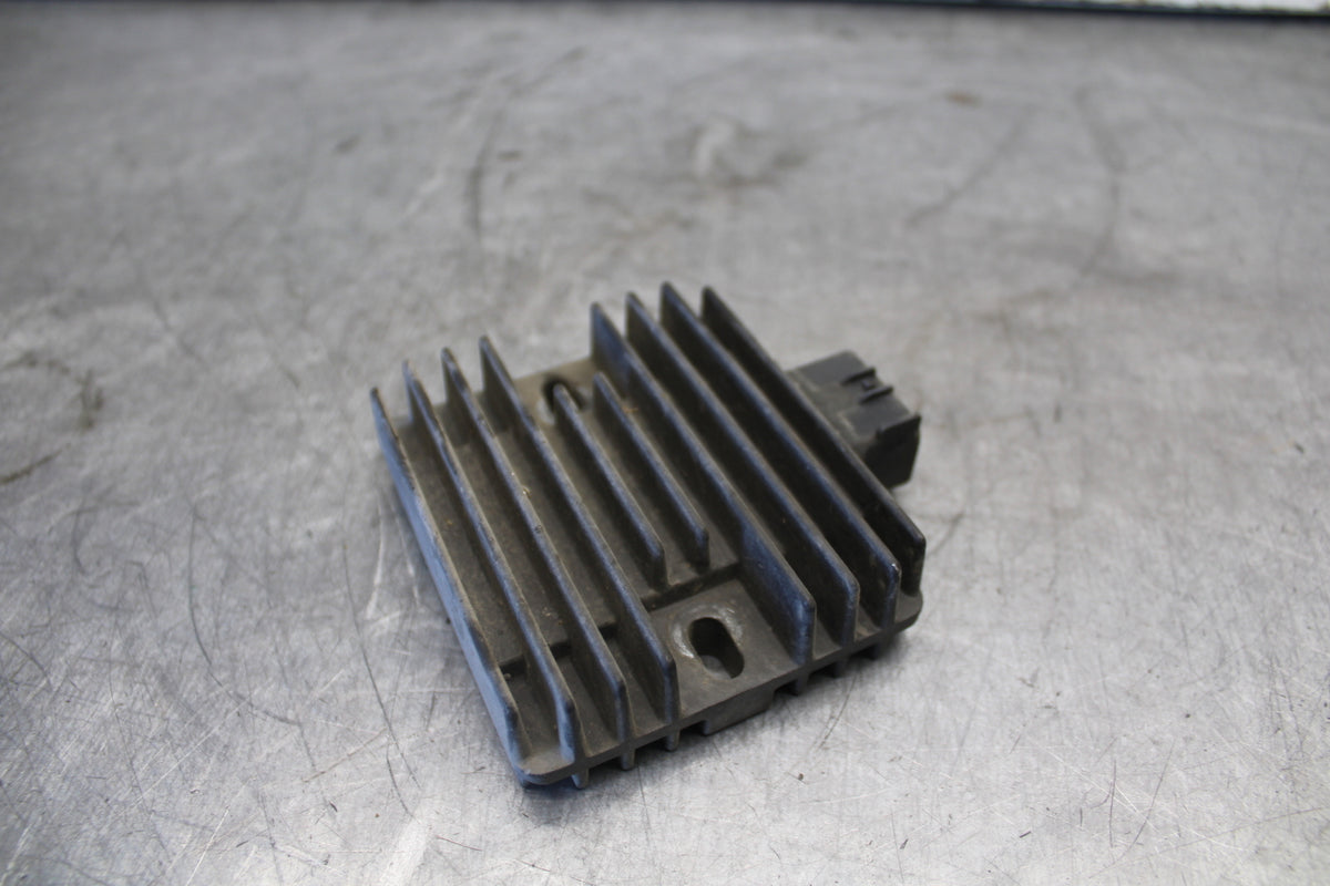 05-06 YAMAHA ROYAL STAR RECTIFIER VOLTAGE REGULATOR BB697