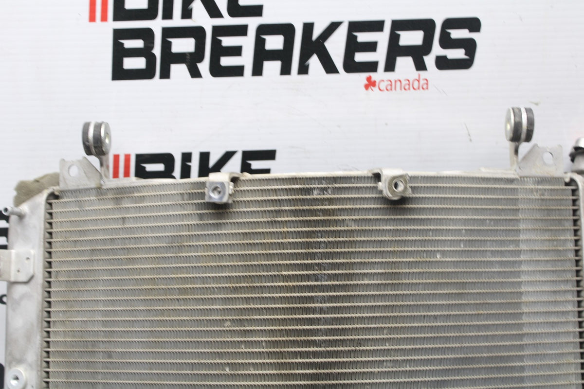13 YAMAHA YZF R1 ENGINE RADIATOR MOTOR COOLER COOLING RADIATER BB781
