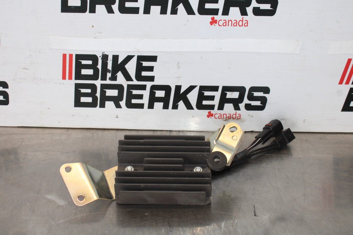 15-26 SUZUKI GSXR600 RECTIFIER VOLTAGE REGULATOR BB888