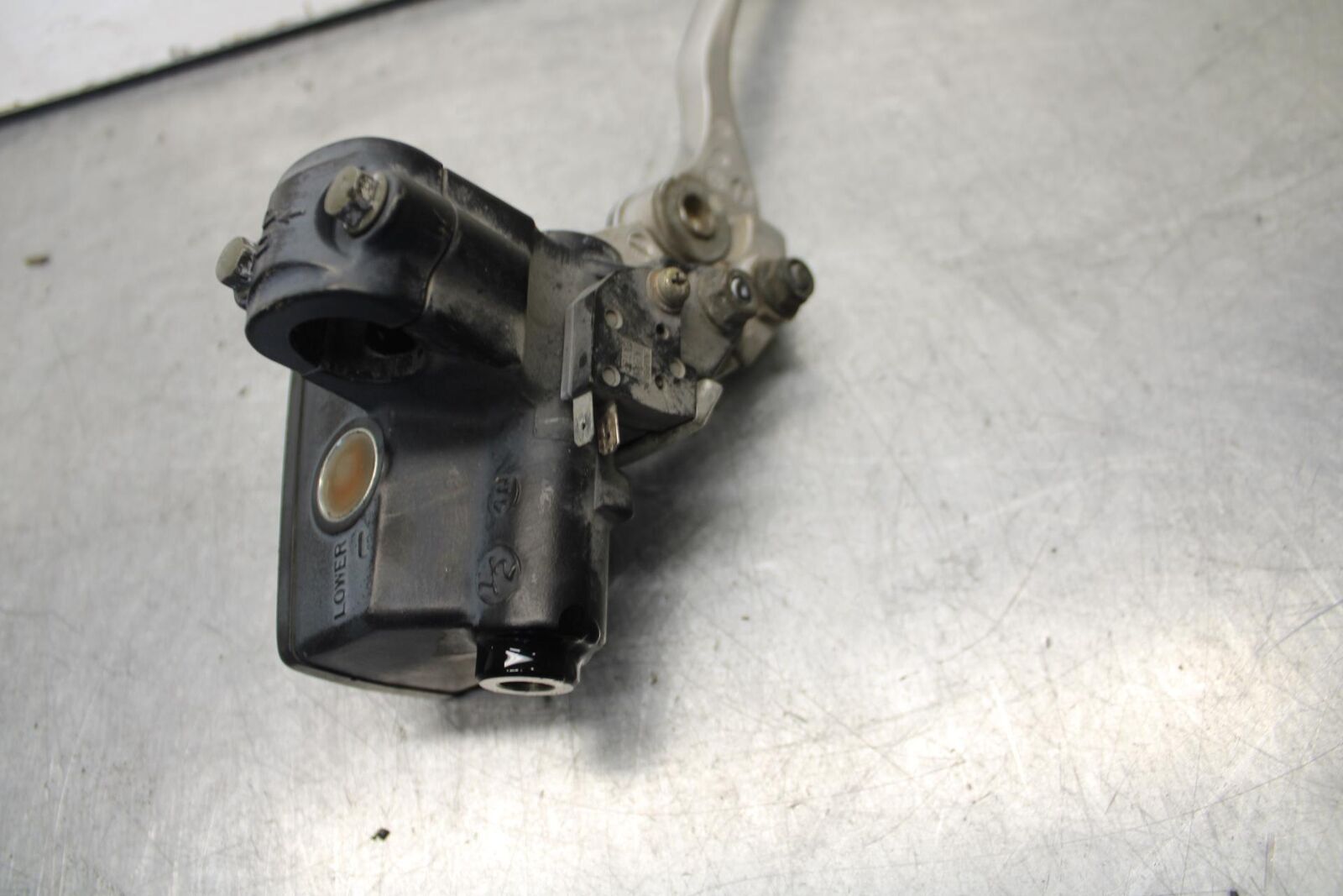 1995 Suzuki RF600R FRONT BRAKE MASTER CYLINDER w/ LEVER BB615