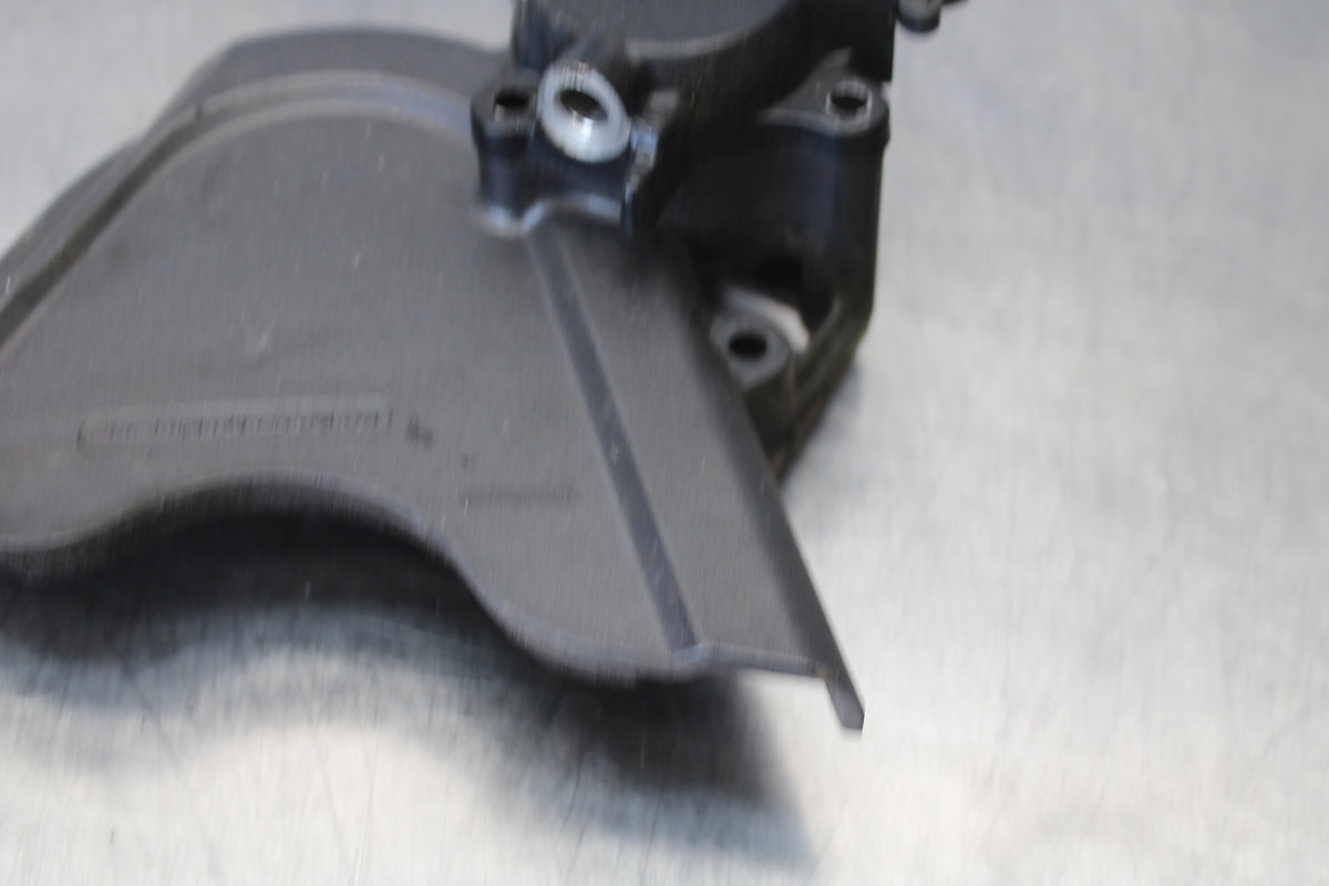 06-07 HONDA CBR1000RR CLUTCH SLAVE PISTON CYLINDER & SPROCKET COVER BB166