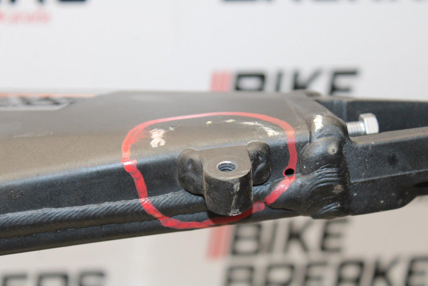 21-23 KAWASAKI NINJA ZX6R REAR SWINGARM BACK SUSPENSION SWING ARM BB179