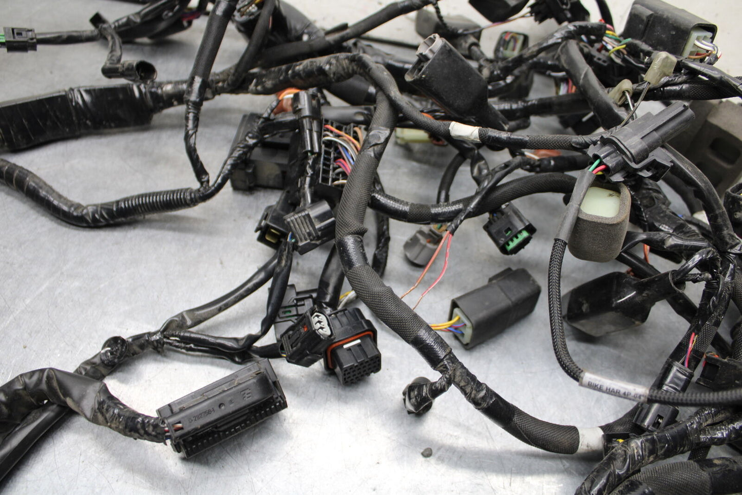 16 KAWASAKI NINJA ZX10R MAIN ENGINE WIRING HARNESS 26031-2117  BB650