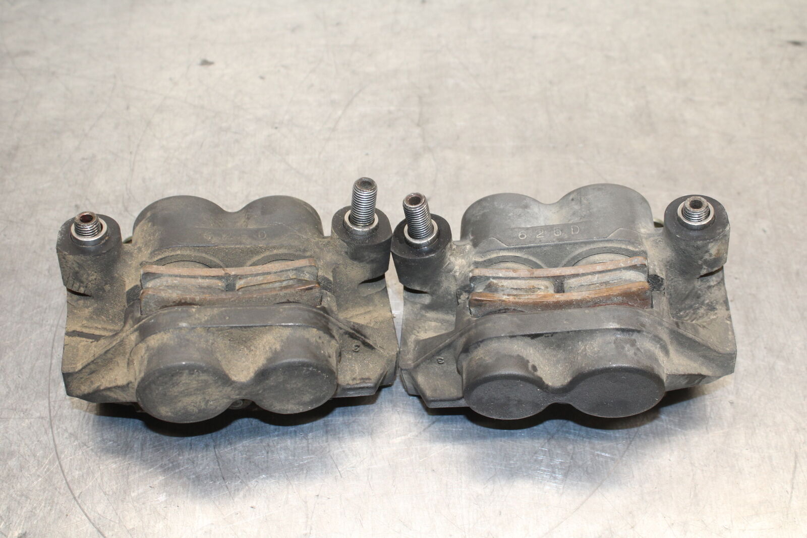 06-07 YAMAHA YZF R6 RIGHT LEFT FRONT BRAKE CALIPER SET PAIR CALIPERS BB742