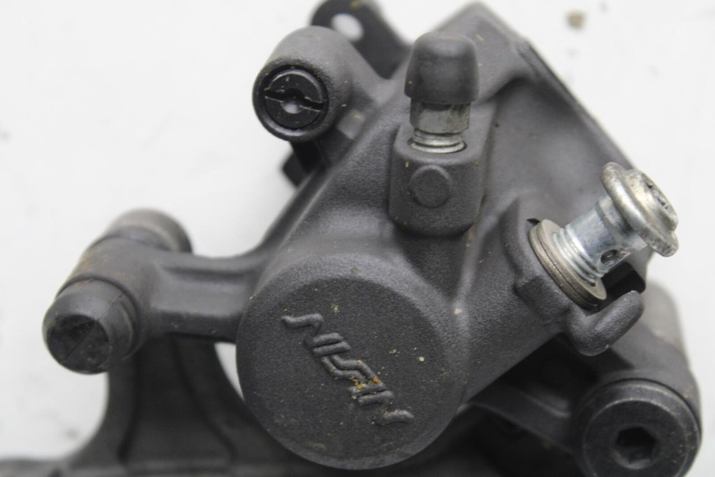 2011 Suzuki GSXR1000 REAR BACK BRAKE CALIPER W MOUNT BRACKET BB96