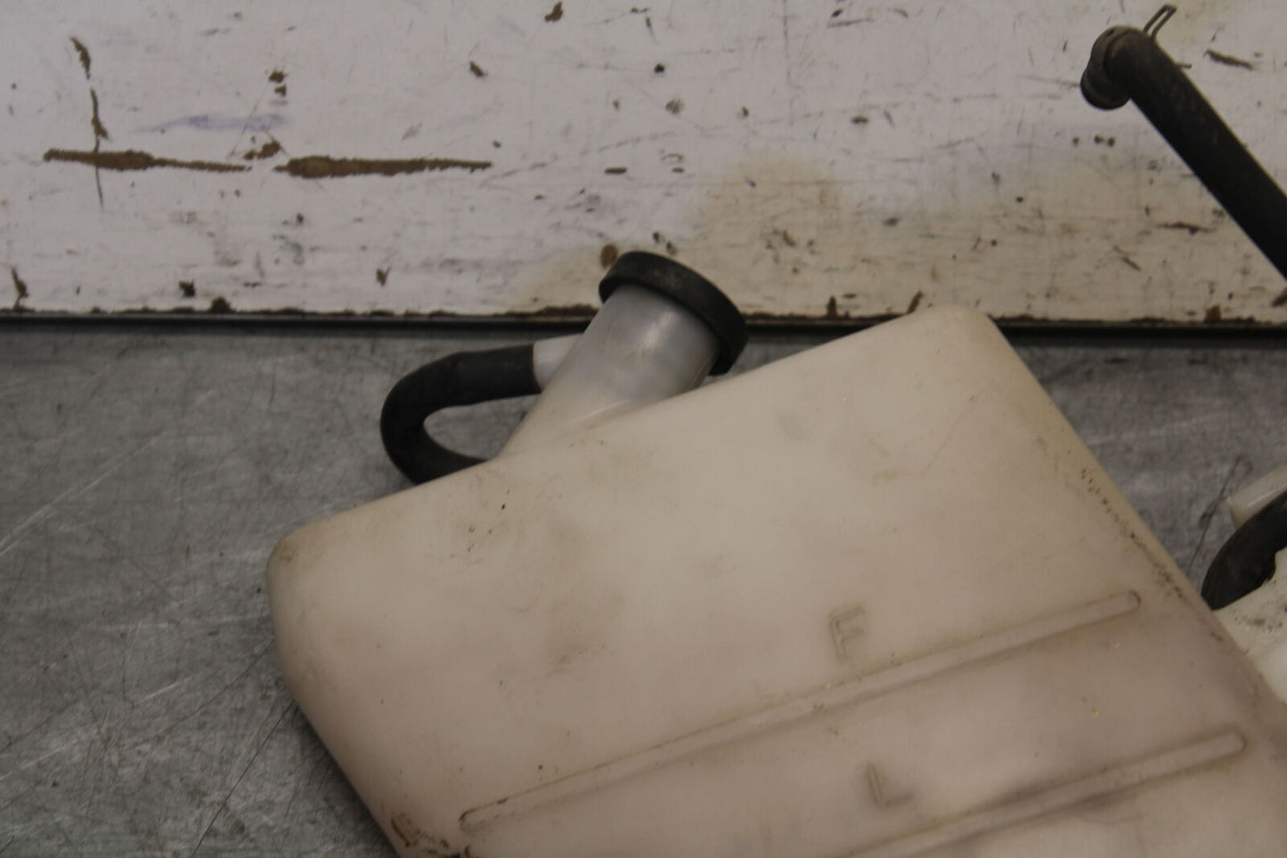 05-06 SUZUKI GSXR1000 COOLANT WATER TANK RESERVOIR BOTTLE 17910-41G00 BB677