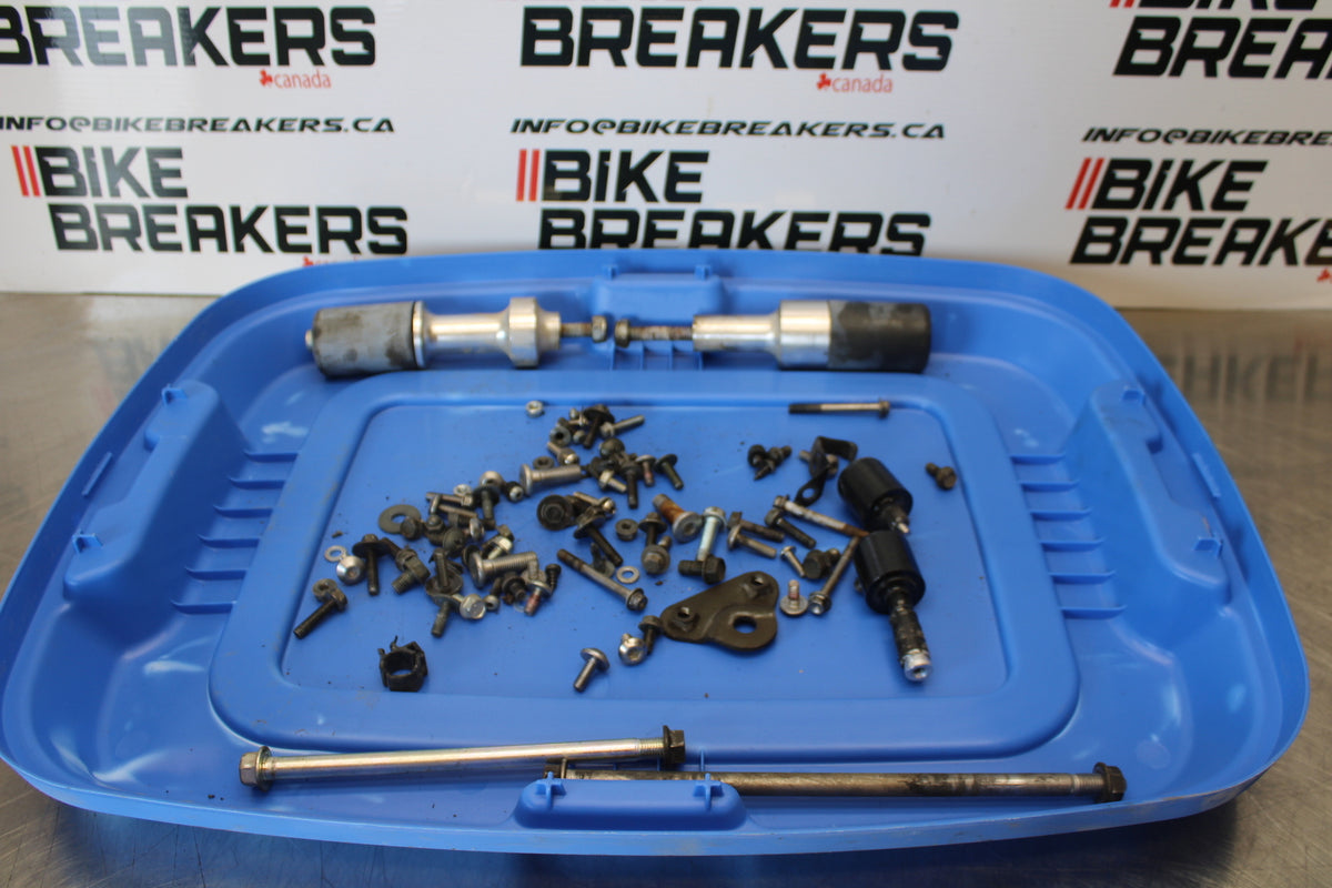 03-06 KAWASAKI Z1000 MOUNTING BOLTS HARDWARE MOTOR SCREWS BB164