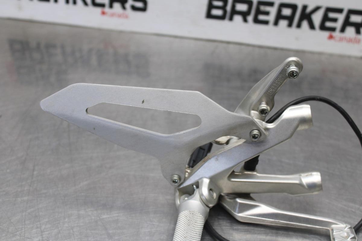 16 DUCATI 959 PANIGALE RIGHT REARSET REAR SET DRIVER FOOT PEG REST STOP BB912
