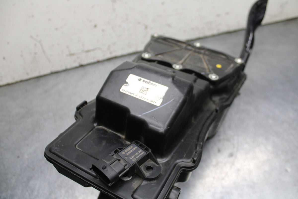 17-24 KTM 390 DUKE AIRBOX AIR INTAKE FILTER BOX BB734